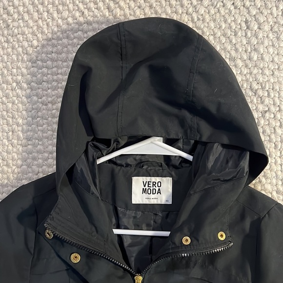 Vero Moda Lightweight Hooded Jacket - Picture 5 of 11